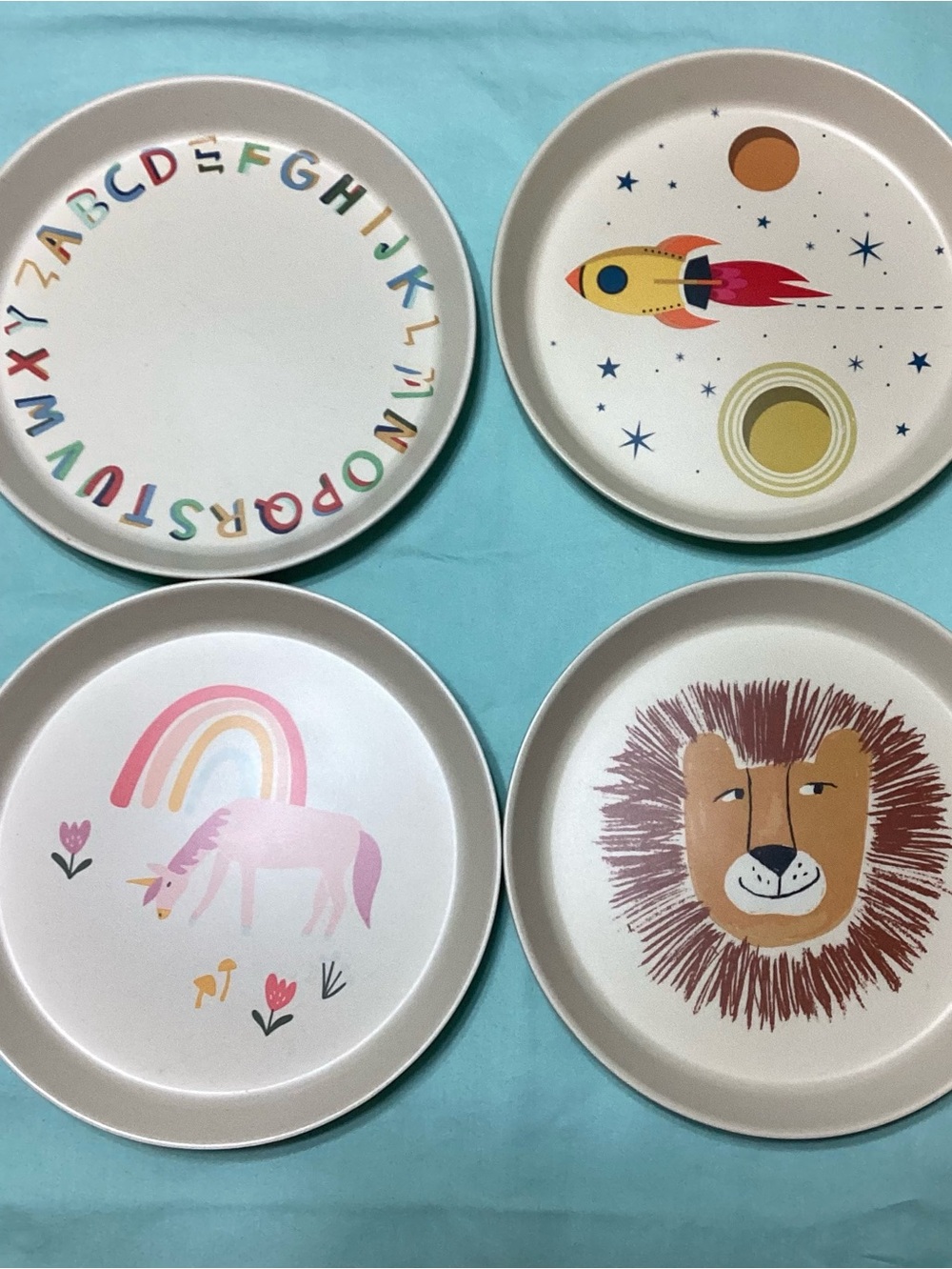 Pillowfort Target Set of 4 Kids Melamine 7” Round Dinner Plate Set